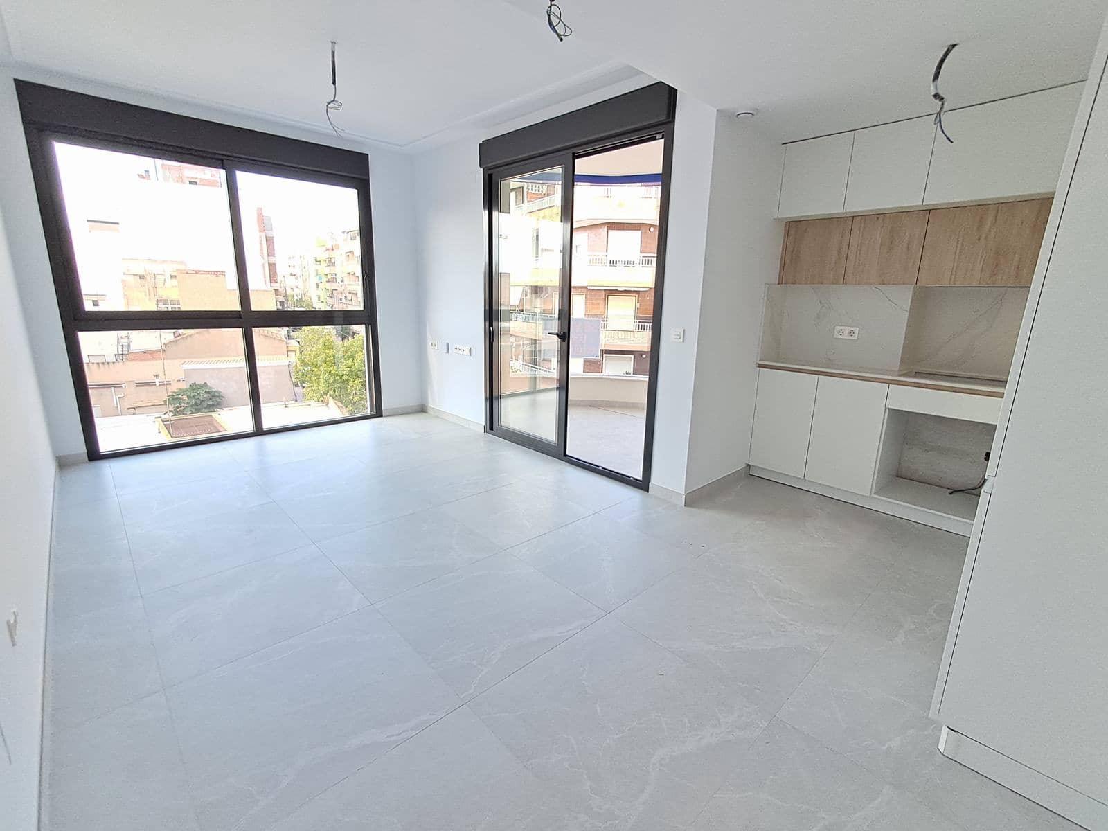 2 bedroom Apartment for sale in Torrevieja with pool - € 300,000 (Ref: 9416171)