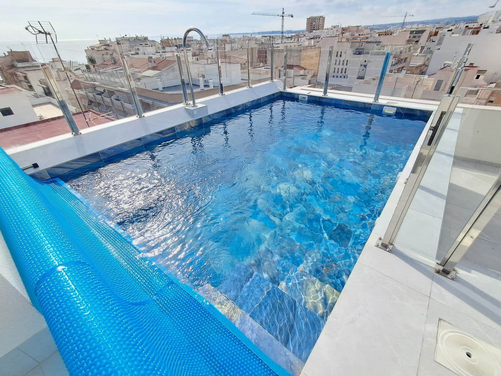 2 bedroom Apartment for sale in Torrevieja with pool - € 300,000 (Ref: 9416171)
