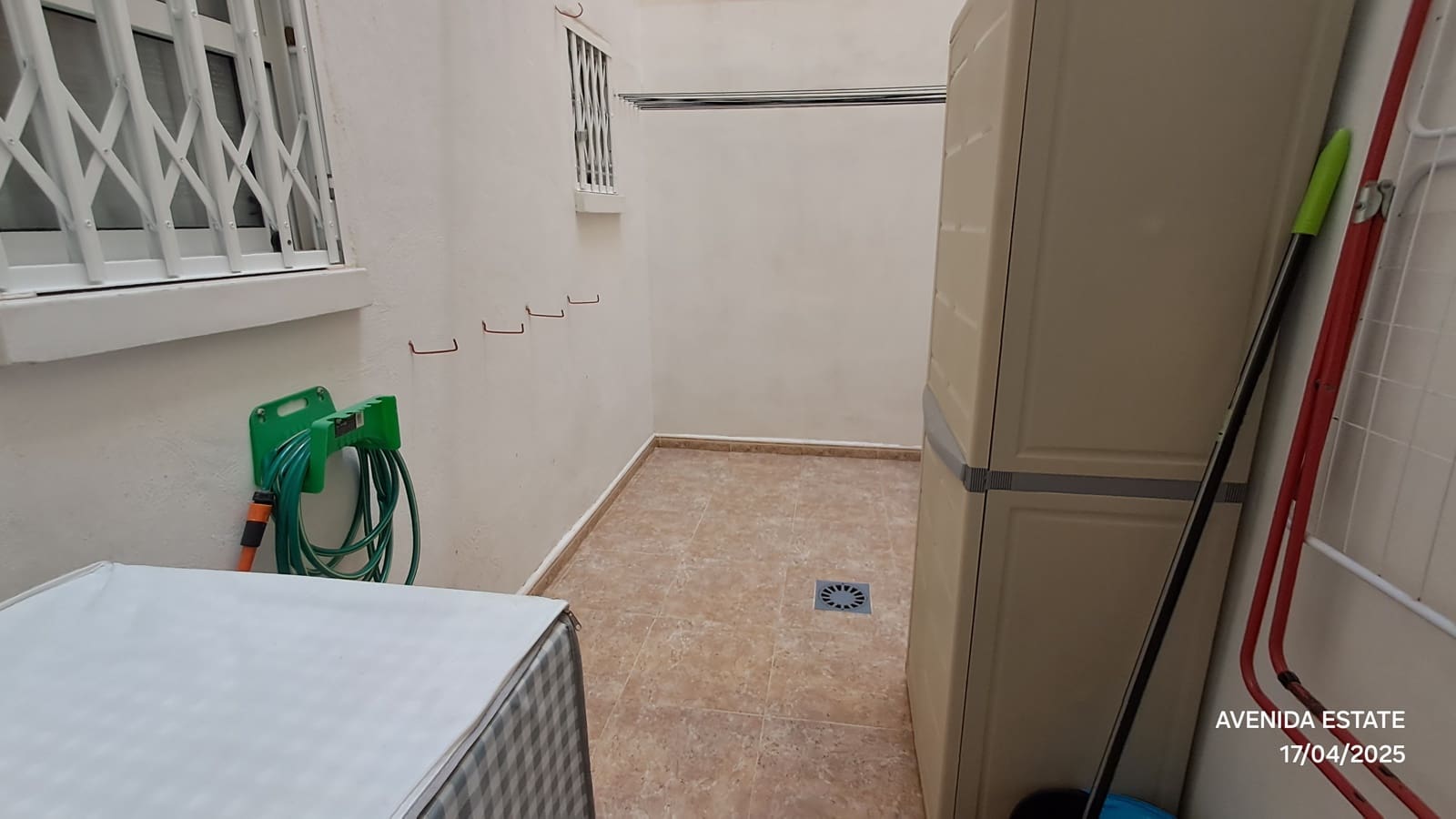 2 soveværelse Lejlighed til salg i Torrevieja med swimmingpool garage - € 136.000 (Ref: 9417369)