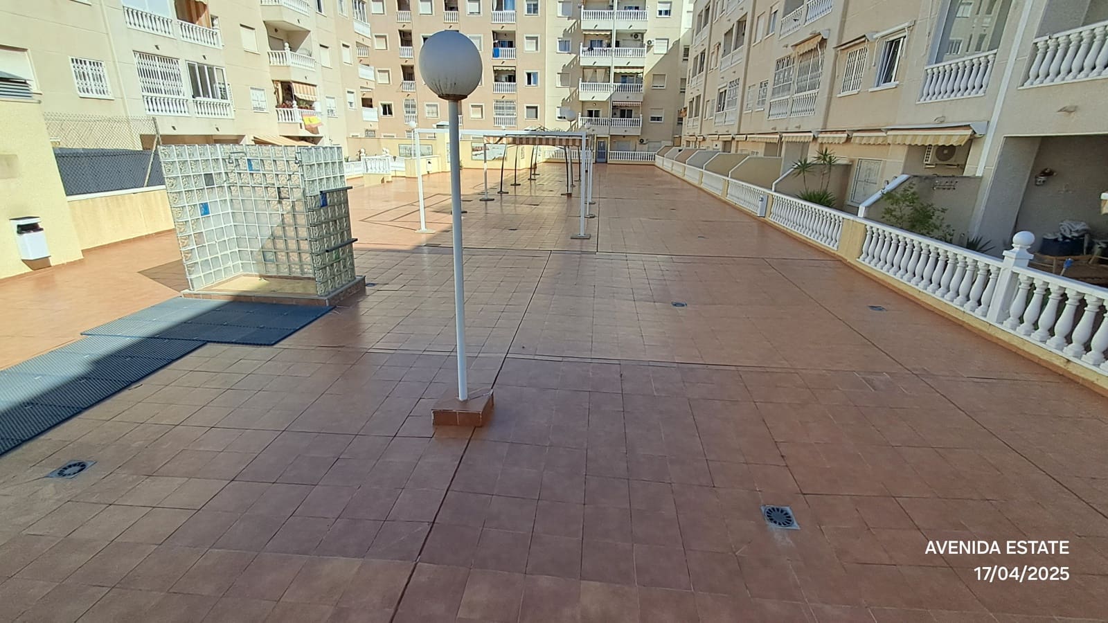 2 soveværelse Lejlighed til salg i Torrevieja med swimmingpool garage - € 136.000 (Ref: 9417369)