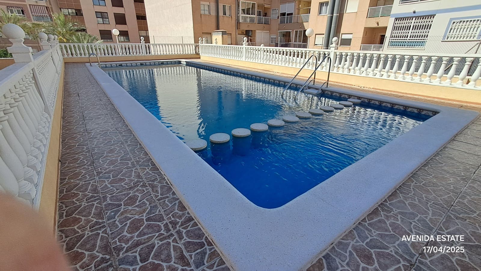 2 soveværelse Lejlighed til salg i Torrevieja med swimmingpool garage - € 136.000 (Ref: 9417369)