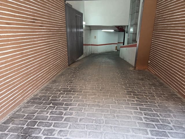 Garage till salu i Avenida Habaneras - Curva de Palangre, Torrevieja - 10 500 € (Ref: 9420072)