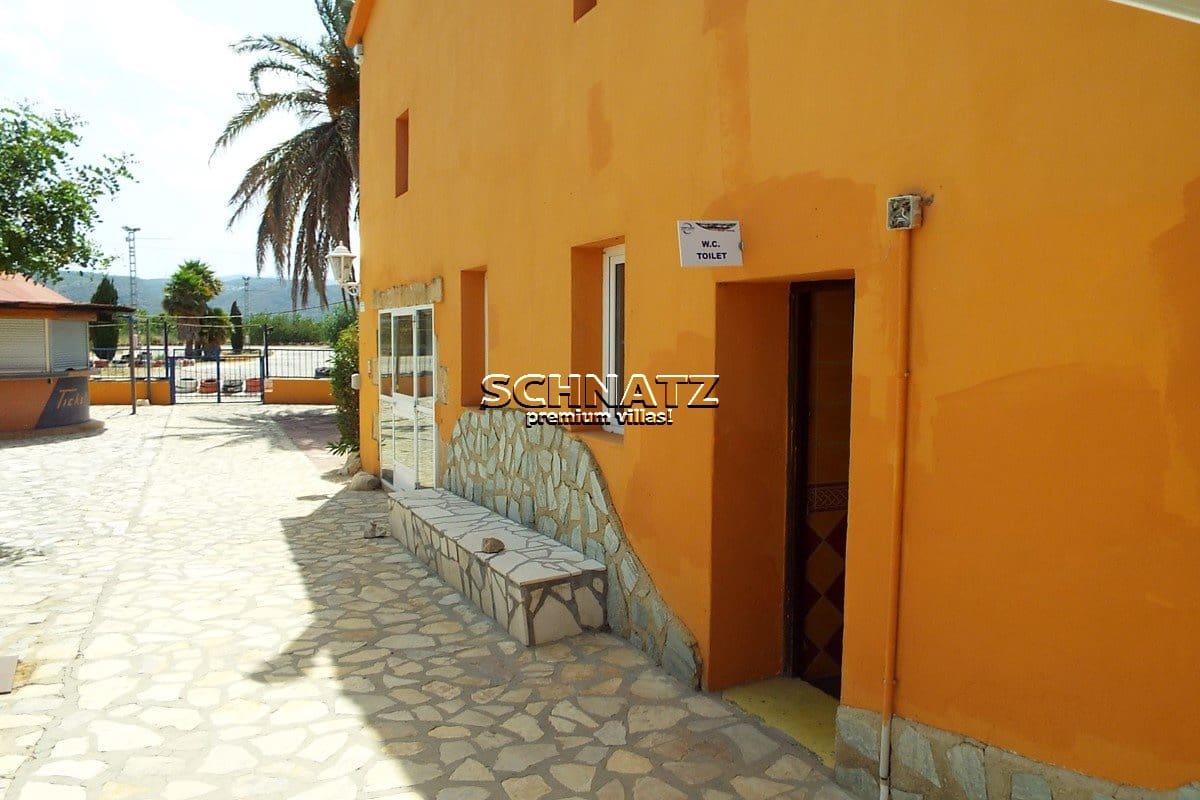 Commercial for sale in Ondara with garage - € 580,000 (Ref: 3126718)