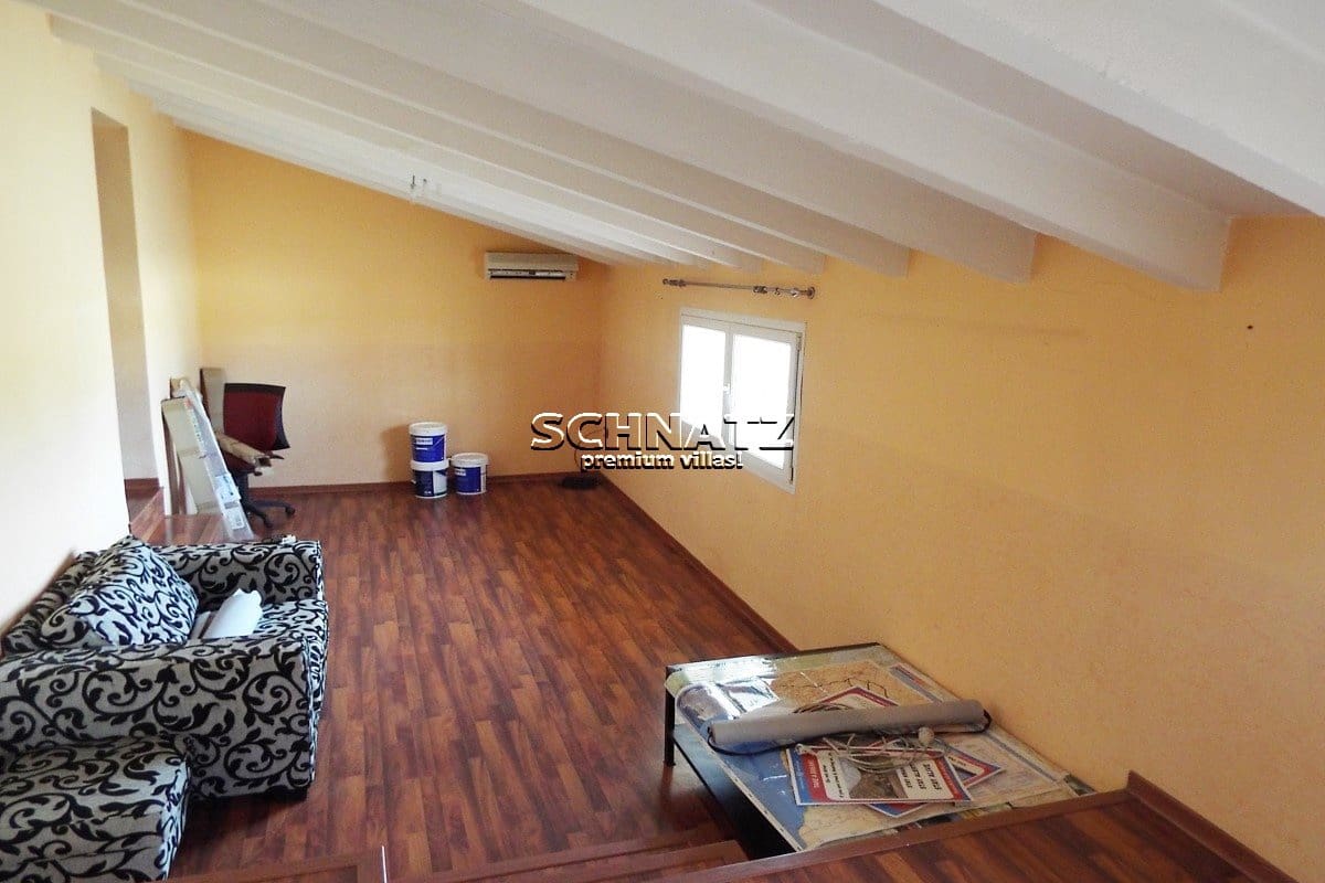 Commercial for sale in Ondara with garage - € 580,000 (Ref: 3126718)