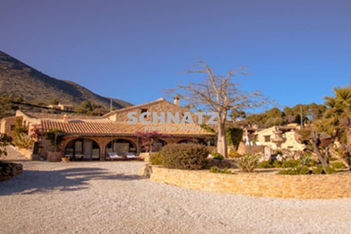 8 makuuhuone Huvila myytävänä paikassa Benissa mukana uima-altaan - 1 250 000 € (Ref: 6210323)