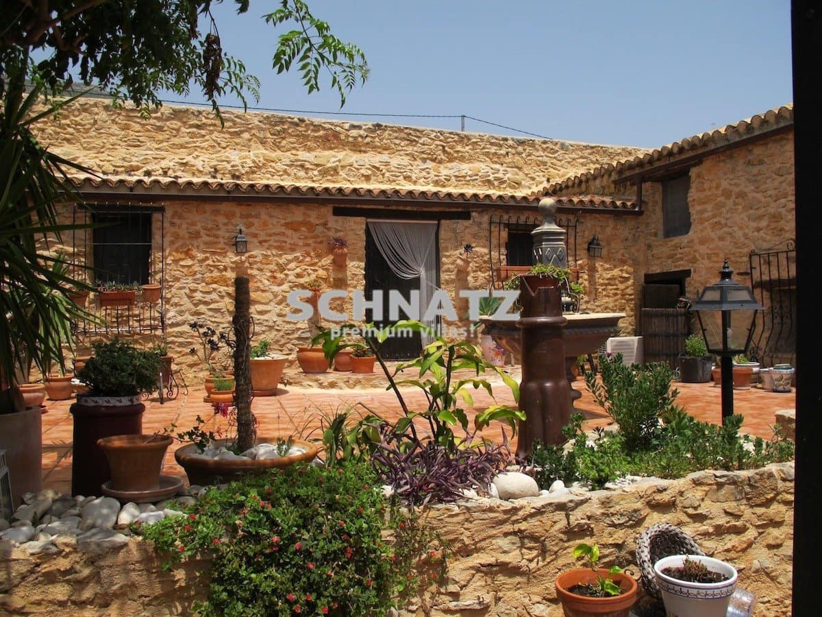 8 makuuhuone Huvila myytävänä paikassa Benissa mukana uima-altaan - 1 250 000 € (Ref: 6210323)