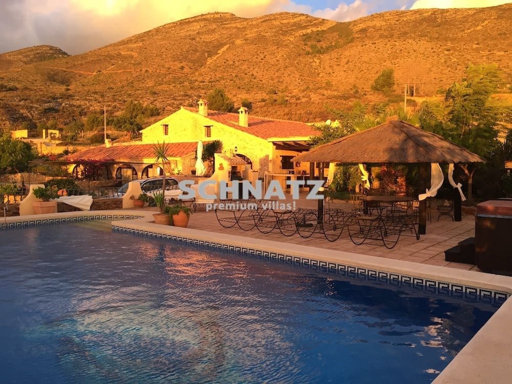 8 makuuhuone Huvila myytävänä paikassa Benissa mukana uima-altaan - 1 250 000 € (Ref: 6210323)