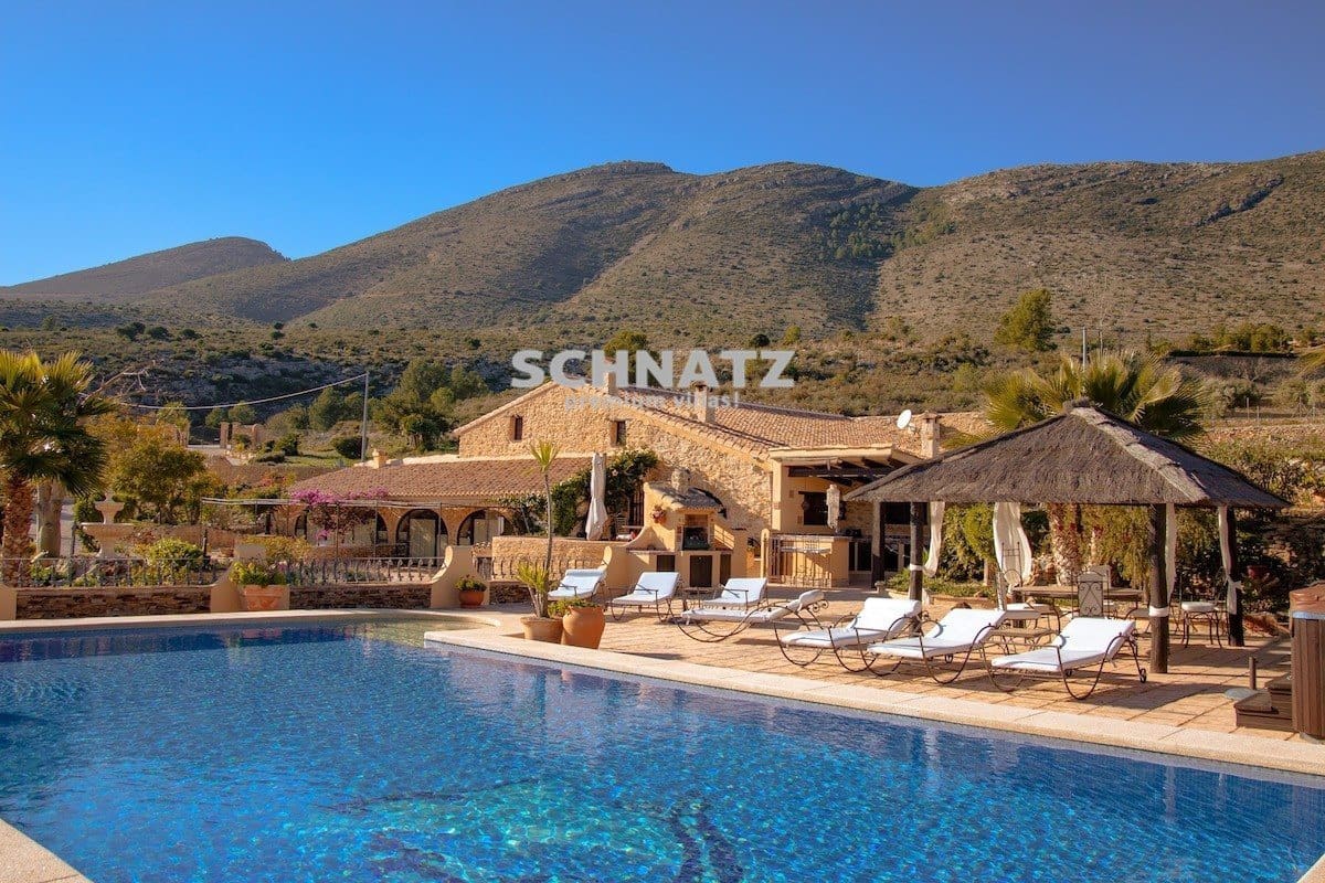 8 makuuhuone Huvila myytävänä paikassa Benissa mukana uima-altaan - 1 250 000 € (Ref: 6210323)