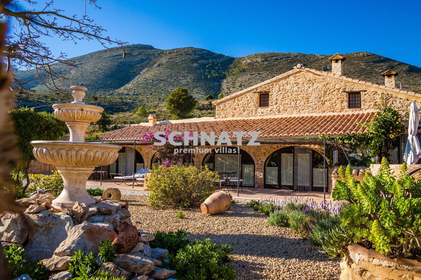 8 makuuhuone Huvila myytävänä paikassa Benissa mukana uima-altaan - 1 250 000 € (Ref: 6210323)