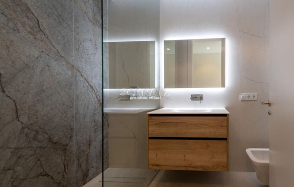 3 bedroom Apartment for sale in Benidorm with pool garage - € 1,650,000 (Ref: 7689375)