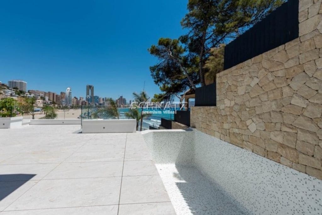 3 bedroom Apartment for sale in Benidorm with pool garage - € 1,650,000 (Ref: 7689375)