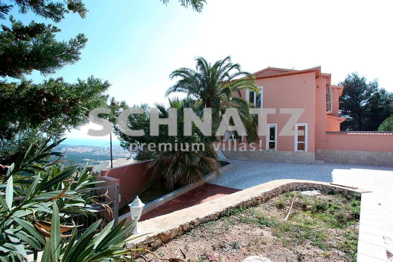 3 bedroom Villa for sale in Calpe / Calp with garage - € 795,000 (Ref: 8562141)