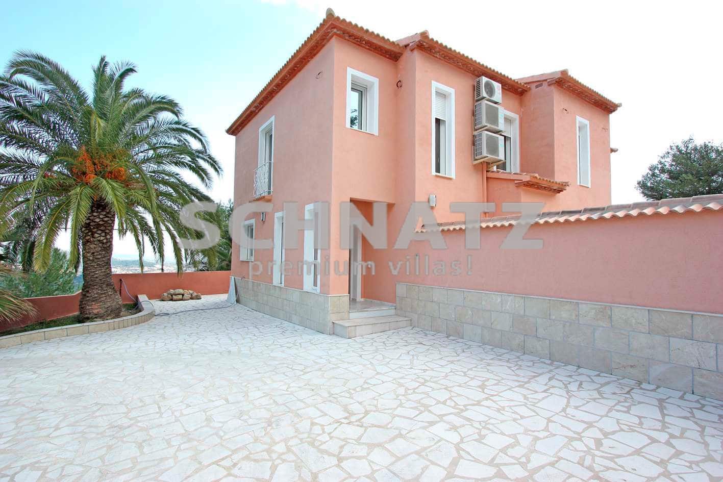 3 bedroom Villa for sale in Calpe / Calp with garage - € 795,000 (Ref: 8562141)