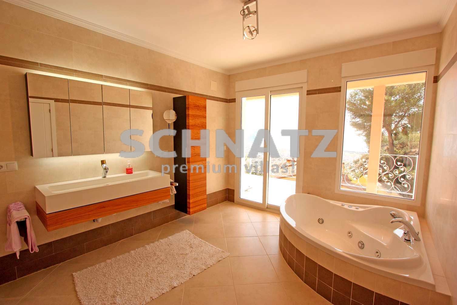 3 bedroom Villa for sale in Calpe / Calp with garage - € 795,000 (Ref: 8562141)
