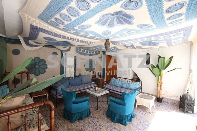 8 bedroom Townhouse for sale in Sanet i Negrals with garage - € 369,000 (Ref: 8562146)