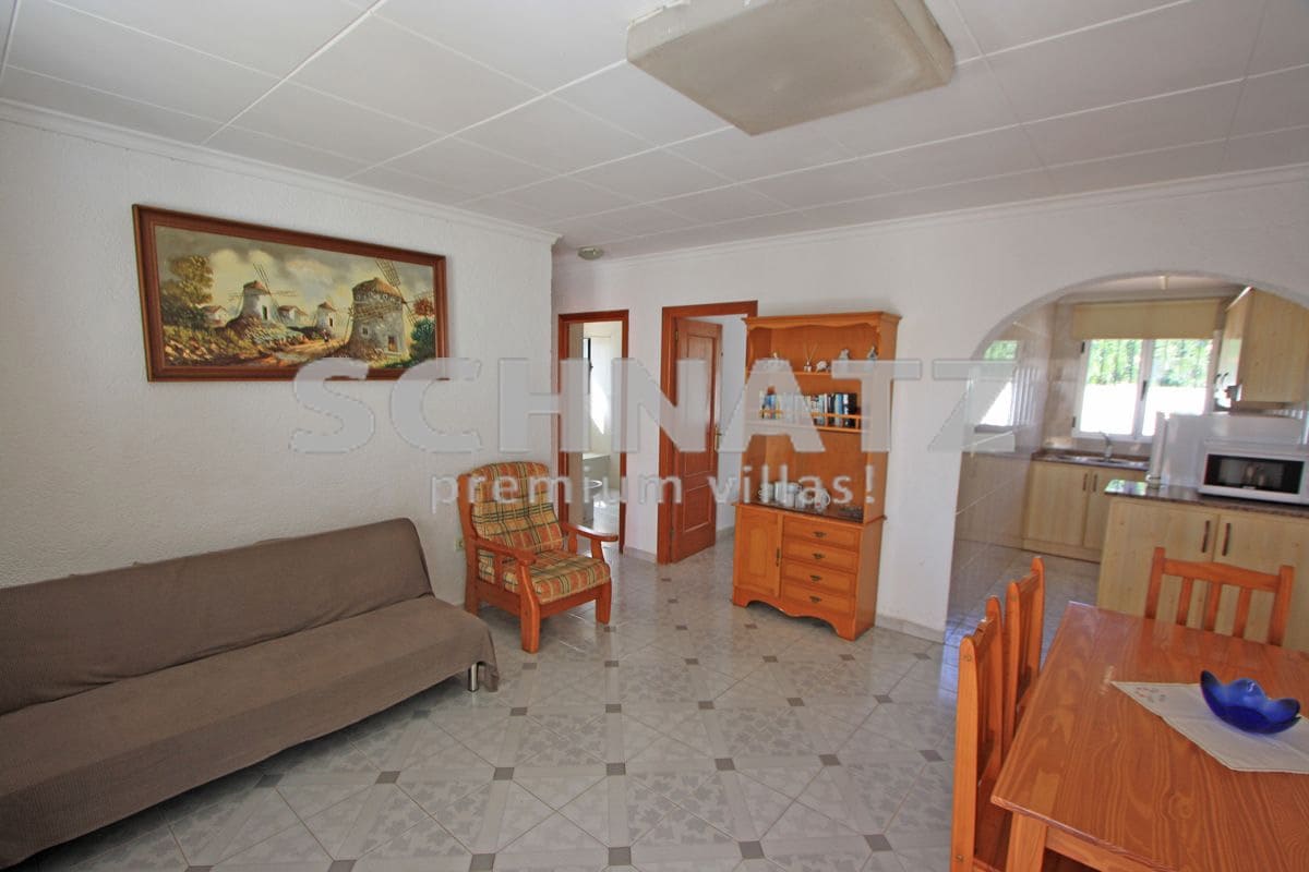 9 bedroom Villa for sale in Denia with pool garage - € 585,000 (Ref: 8562154)