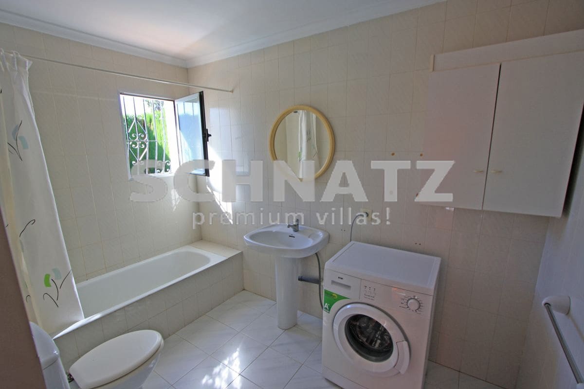 9 bedroom Villa for sale in Denia with pool garage - € 585,000 (Ref: 8562154)