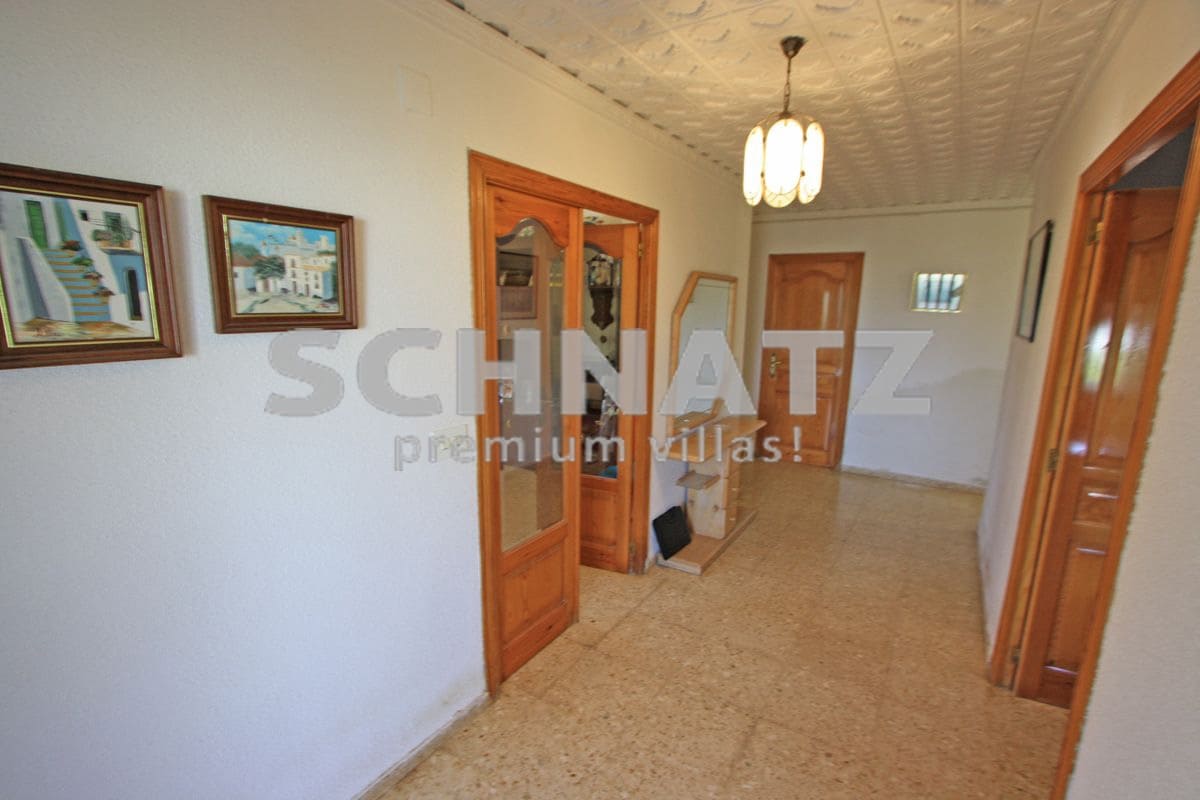 9 bedroom Villa for sale in Denia with pool garage - € 585,000 (Ref: 8562154)