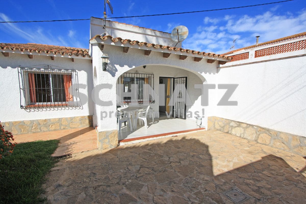 9 bedroom Villa for sale in Denia with pool garage - € 585,000 (Ref: 8562154)