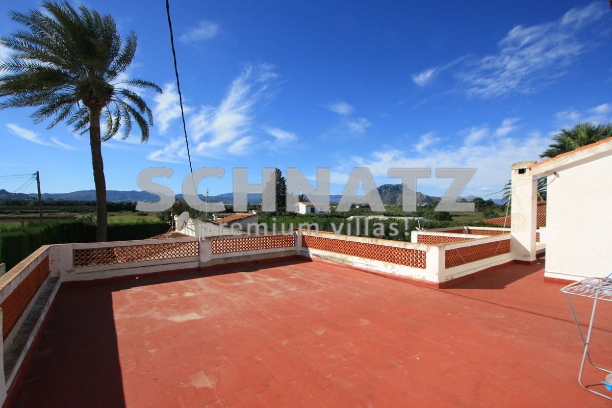 9 bedroom Villa for sale in Denia with pool garage - € 585,000 (Ref: 8562154)