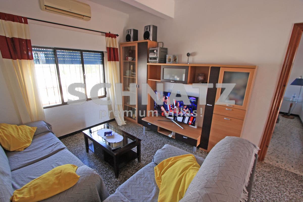 9 bedroom Villa for sale in Denia with pool garage - € 585,000 (Ref: 8562154)