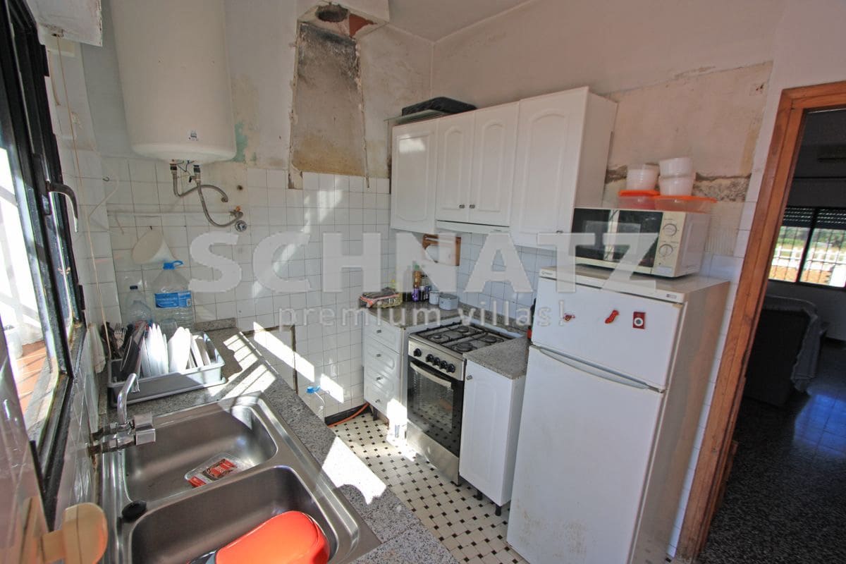 9 bedroom Villa for sale in Denia with pool garage - € 585,000 (Ref: 8562154)