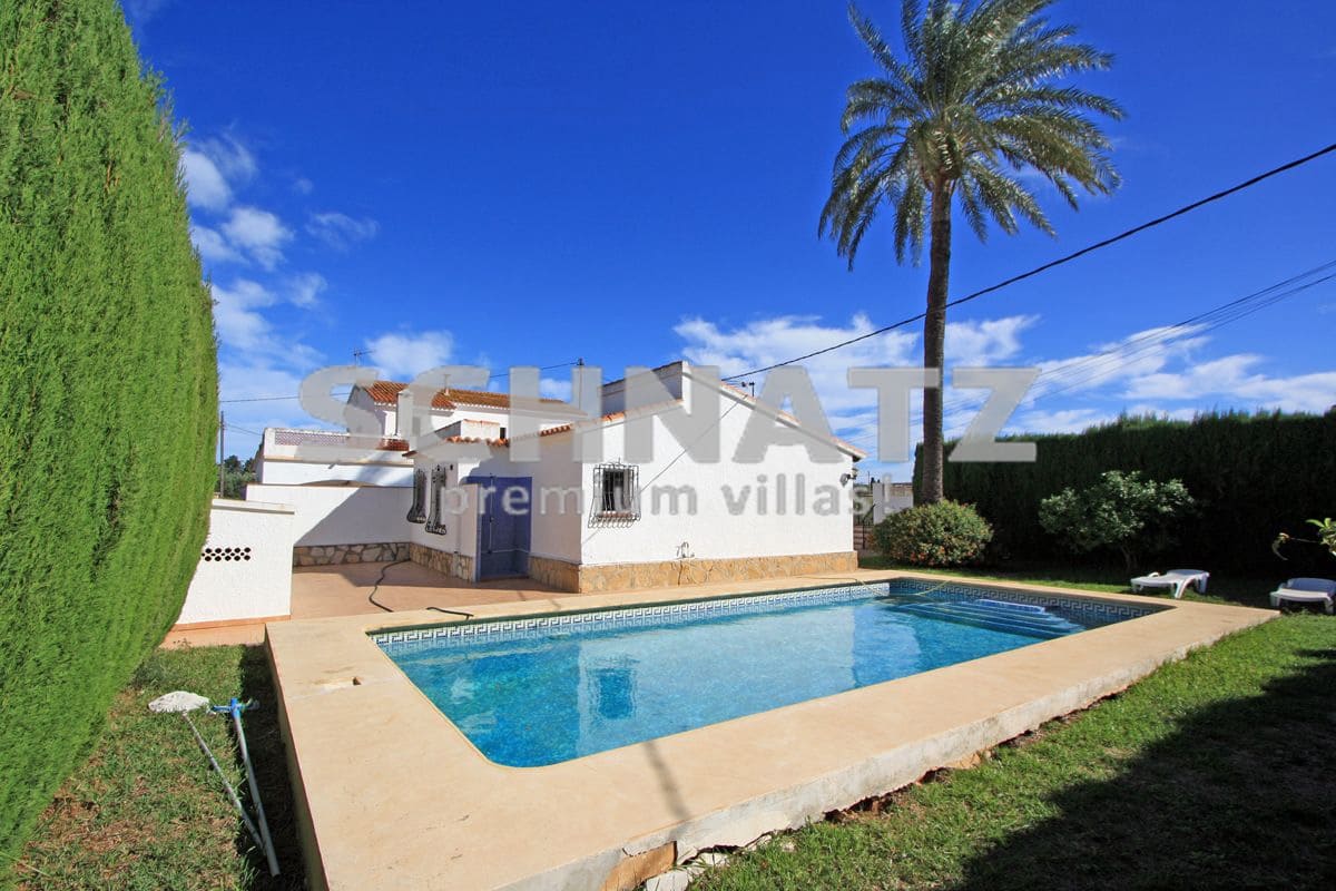 9 bedroom Villa for sale in Denia with pool garage - € 585,000 (Ref: 8562154)