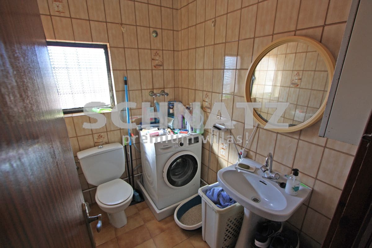 9 bedroom Villa for sale in Denia with pool garage - € 585,000 (Ref: 8562154)