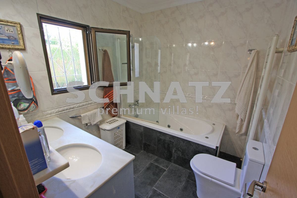 5 slaapkamer Villa te koop in Denia met zwembad garage - € 689.000 (Ref: 8562155)