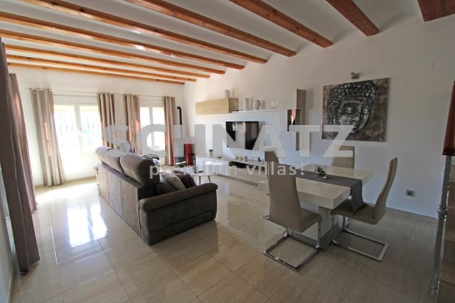5 bedroom Villa for sale in Orba with pool garage - € 499,000 (Ref: 8562165)