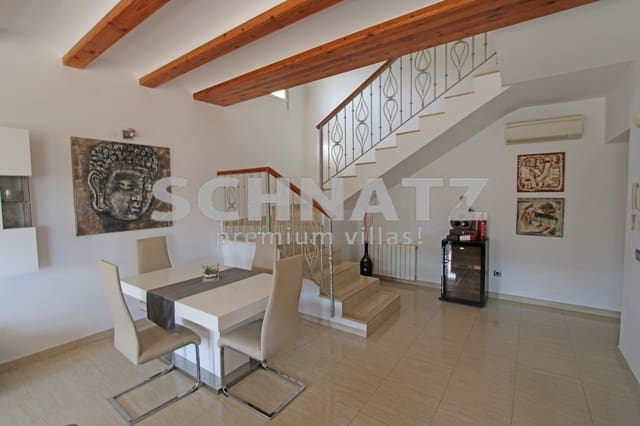 5 bedroom Villa for sale in Orba with pool garage - € 499,000 (Ref: 8562165)