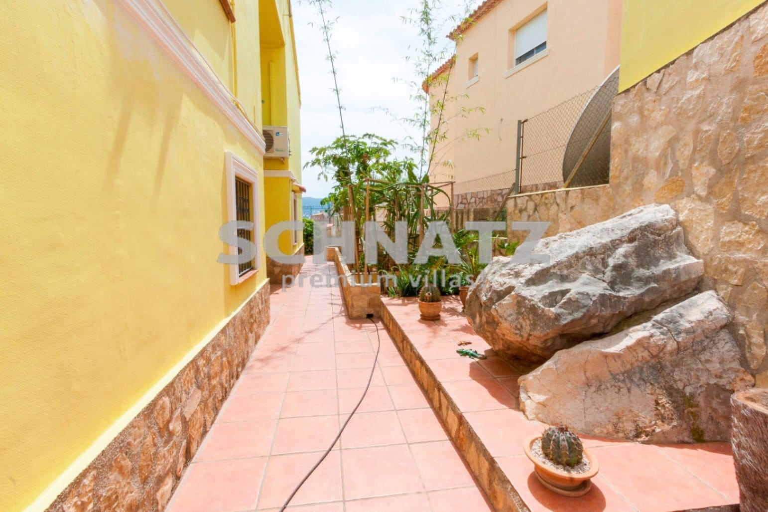 6 soveværelse Villa til salg i Tormos med swimmingpool garage - € 390.000 (Ref: 8562168)