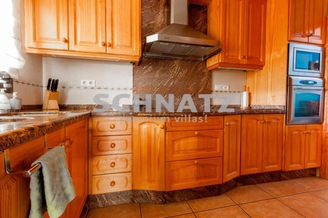 6 slaapkamer Villa te koop in Tormos met zwembad garage - € 390.000 (Ref: 8562168)