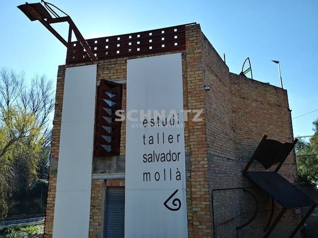 Commercial for sale in Ontinyent with garage - € 700,000 (Ref: 8562233)