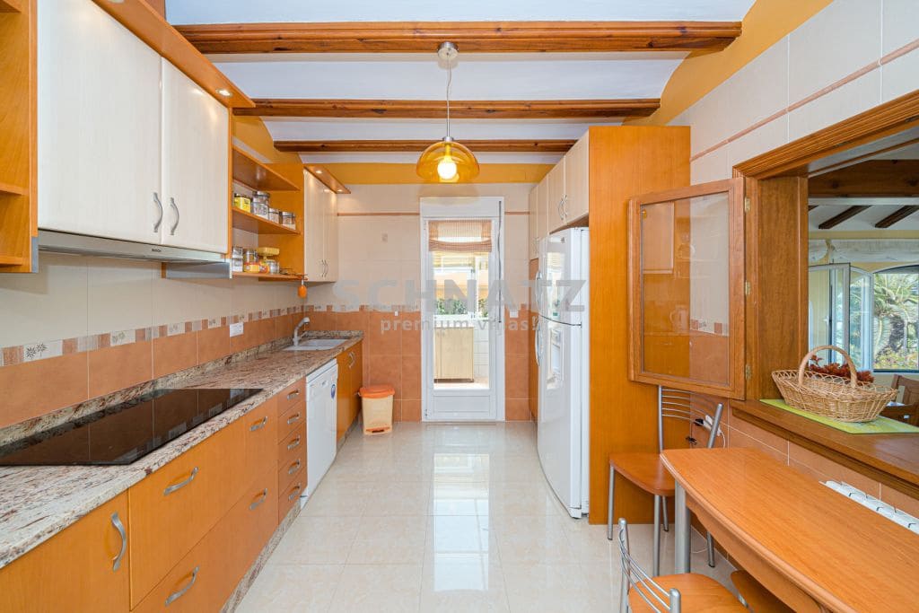 5 bedroom Villa for sale in Javea / Xabia with pool - € 695,000 (Ref: 8562251)