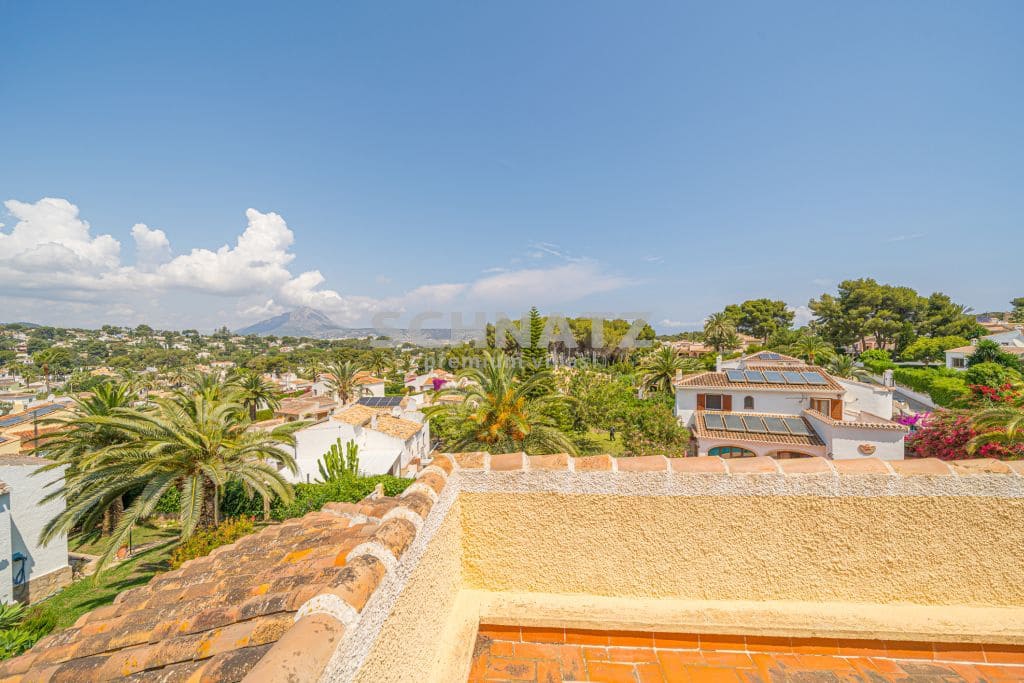 5 bedroom Villa for sale in Javea / Xabia with pool - € 695,000 (Ref: 8562251)