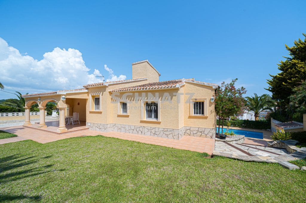 5 bedroom Villa for sale in Javea / Xabia with pool - € 695,000 (Ref: 8562251)