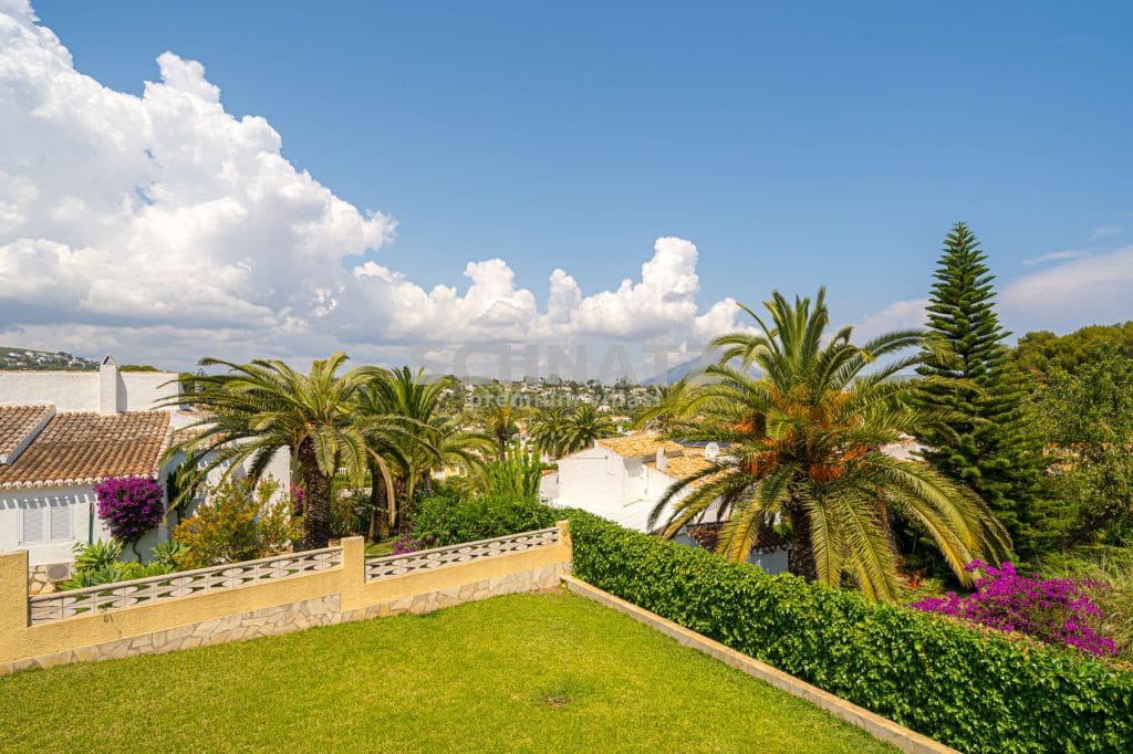 5 bedroom Villa for sale in Javea / Xabia with pool - € 695,000 (Ref: 8562251)