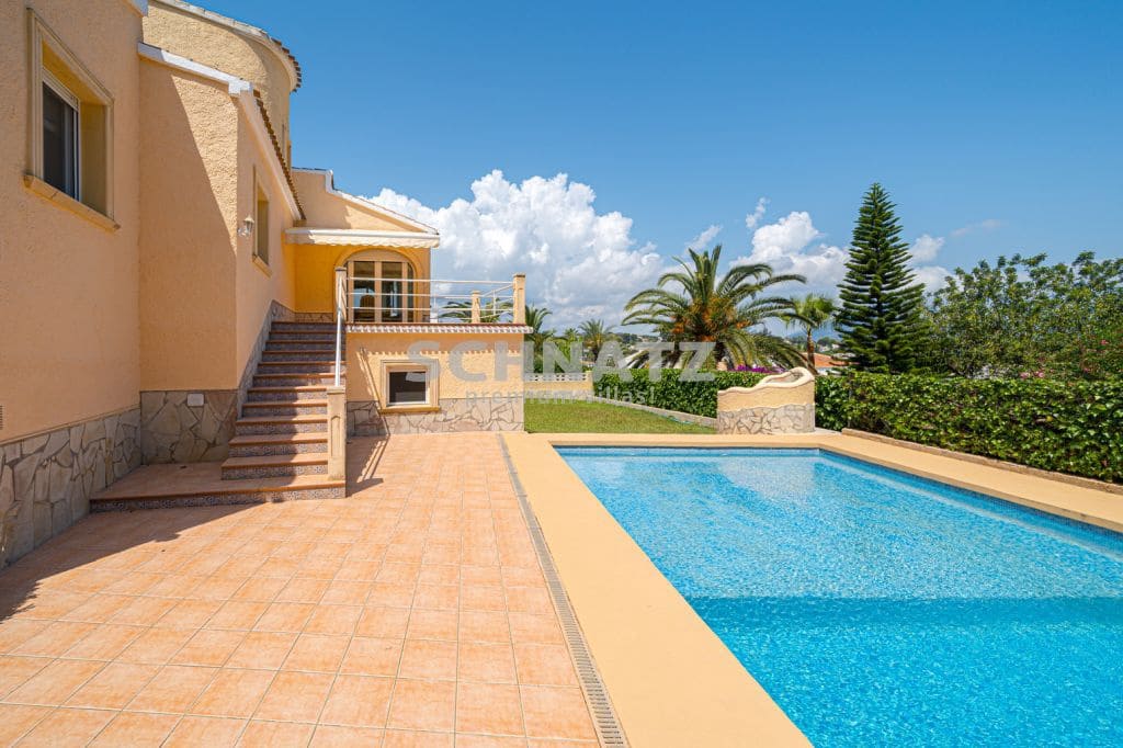 5 bedroom Villa for sale in Javea / Xabia with pool - € 695,000 (Ref: 8562251)