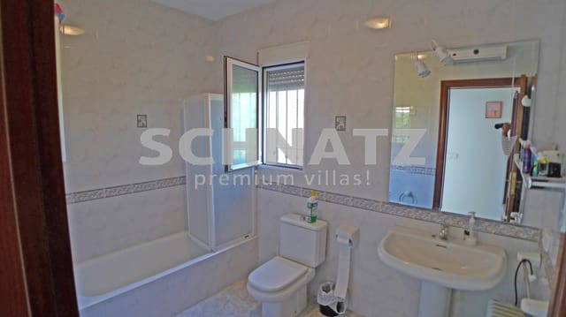 4 Zimmer Villa zu verkaufen in Beniarbeig mit Pool Garage - 495.000 € (Ref: 8562262)