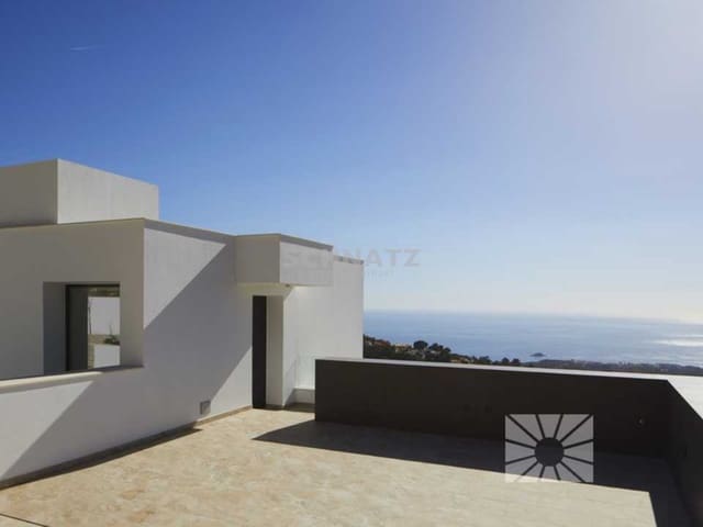 Chalet de 4 habitaciones en Altea en venta con piscina - 2.093.650 € (Ref: 8718176)