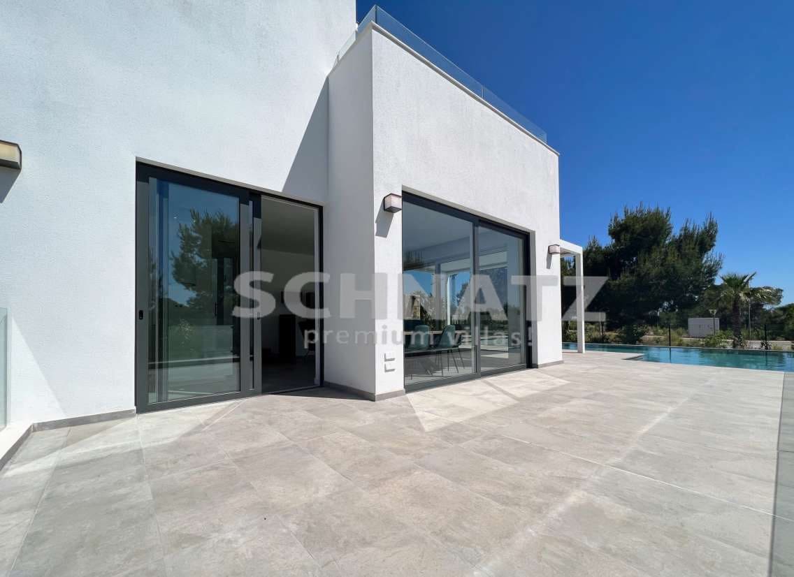 3 quarto Moradia para venda em Dehesa de Campoamor com piscina - 695 000 € (Ref: 8810800)