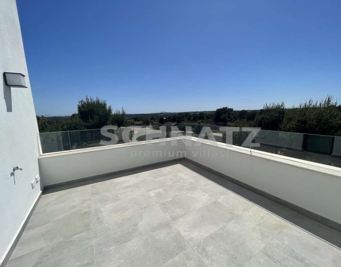 3 quarto Moradia para venda em Dehesa de Campoamor com piscina - 695 000 € (Ref: 8810800)