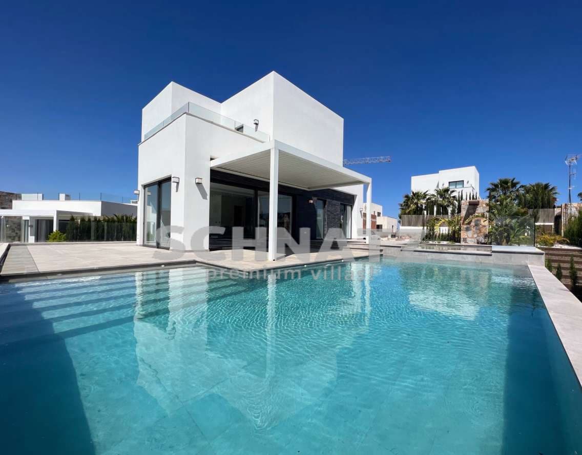 3 quarto Moradia para venda em Dehesa de Campoamor com piscina - 695 000 € (Ref: 8810800)