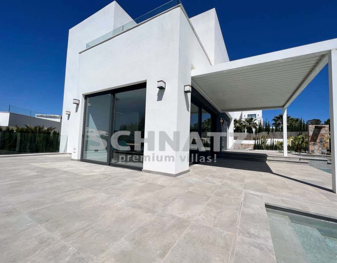 3 quarto Moradia para venda em Dehesa de Campoamor com piscina - 695 000 € (Ref: 8810800)