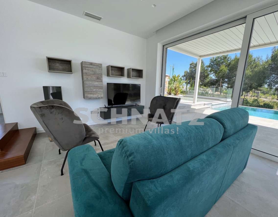 3 quarto Moradia para venda em Dehesa de Campoamor com piscina - 695 000 € (Ref: 8810800)