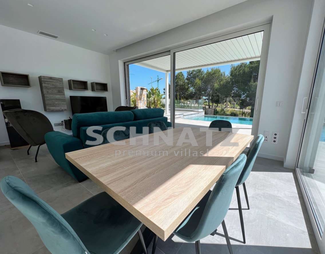 3 quarto Moradia para venda em Dehesa de Campoamor com piscina - 695 000 € (Ref: 8810800)