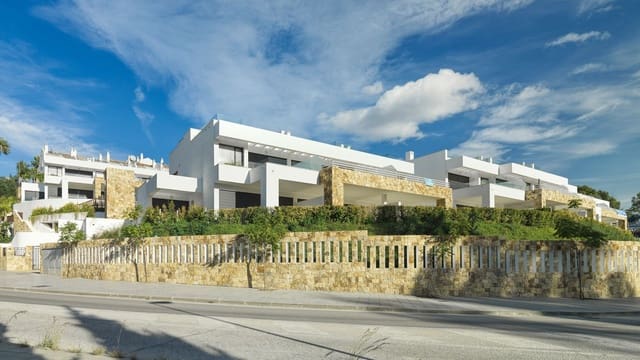 3 slaapkamer Rijtjeshuis te huur in Lomas De Marbella, Marbella met zwembad garage - € 4.900 (Ref: 6105973)