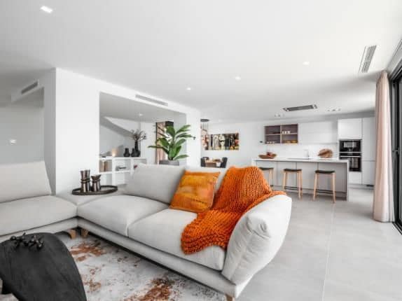 3 slaapkamer Rijtjeshuis te huur in El Rosario, Marbella - € 4.800 (Ref: 7470475)