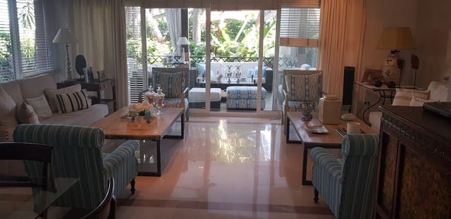 5 slaapkamer Rijtjeshuis te huur in Puerto Banus, Marbella met zwembad garage - € 3.200 (Ref: 7979672)